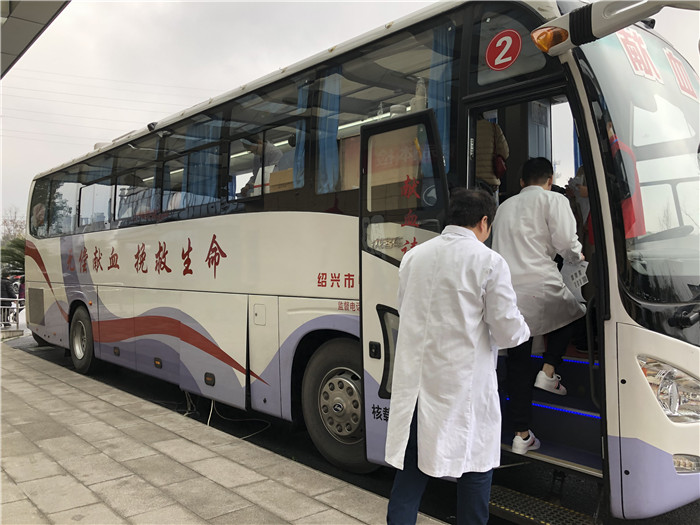 獻(xiàn)血車(chē).jpg