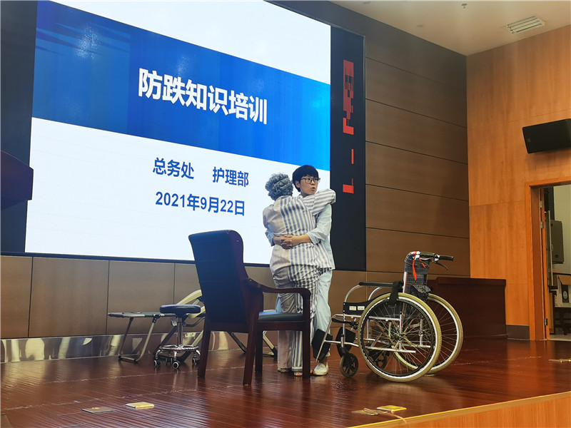 174b9cdcafa3d1dc22cbbed6a753ae9.jpg