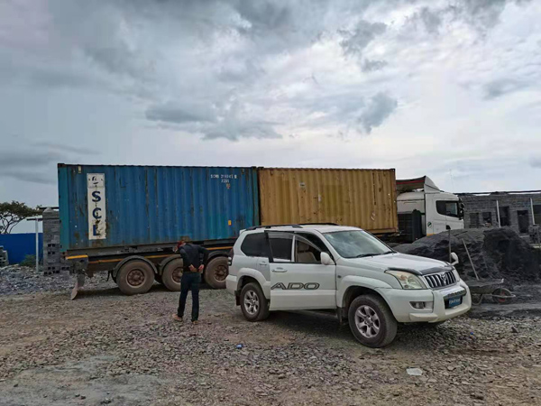 公司首批出口剛果(金)物資運抵營(yíng)地