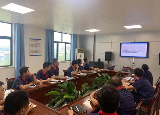 建材公司召開(kāi)年中工作會(huì )議