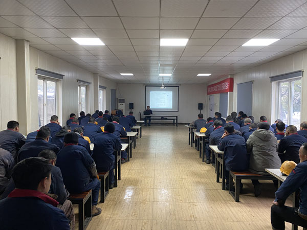 鋼構公司開(kāi)展節后復工安全教育培訓