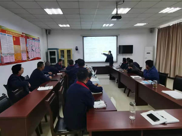 安裝公司組織學(xué)習《關(guān)于加強工會(huì )勞動(dòng)保護工作的意見(jiàn)》 安裝公司組織學(xué)習《關(guān)于加強工會(huì )勞動(dòng)保護工作的意見(jiàn)》