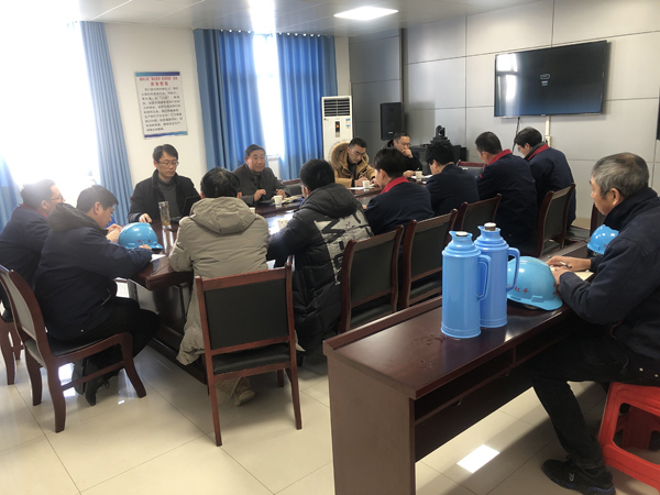 集團公司生產(chǎn)機動(dòng)部到建材公司檢查設備 集團公司生產(chǎn)機動(dòng)部到建材公司檢查設備