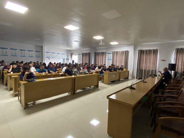 公司舉辦職業(yè)病危害知識專(zhuān)題培訓班 公司舉辦職業(yè)病危害知識專(zhuān)題培訓班