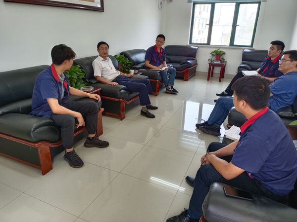 公司黨委書(shū)記到建材公司調研 公司黨委書(shū)記到建材公司調研