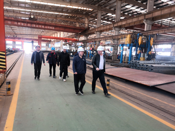 股份公司副總經(jīng)理到鋼構公司檢查工作 股份公司副總經(jīng)理到鋼構公司檢查工作