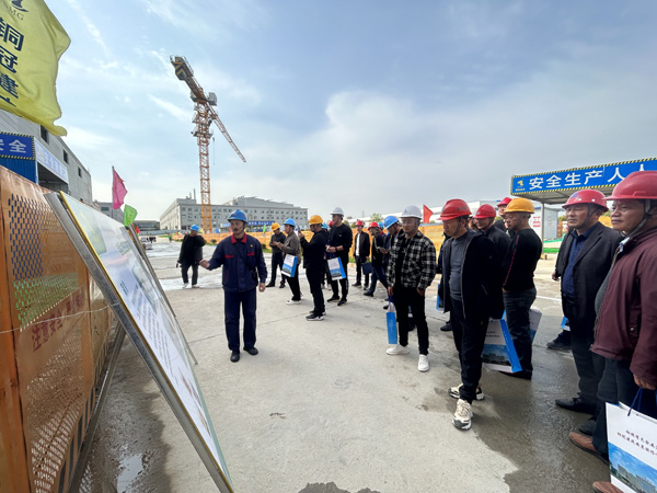 經(jīng)開(kāi)區多家單位觀(guān)摩銅箔三期項目 經(jīng)開(kāi)區多家單位觀(guān)摩銅箔三期項目