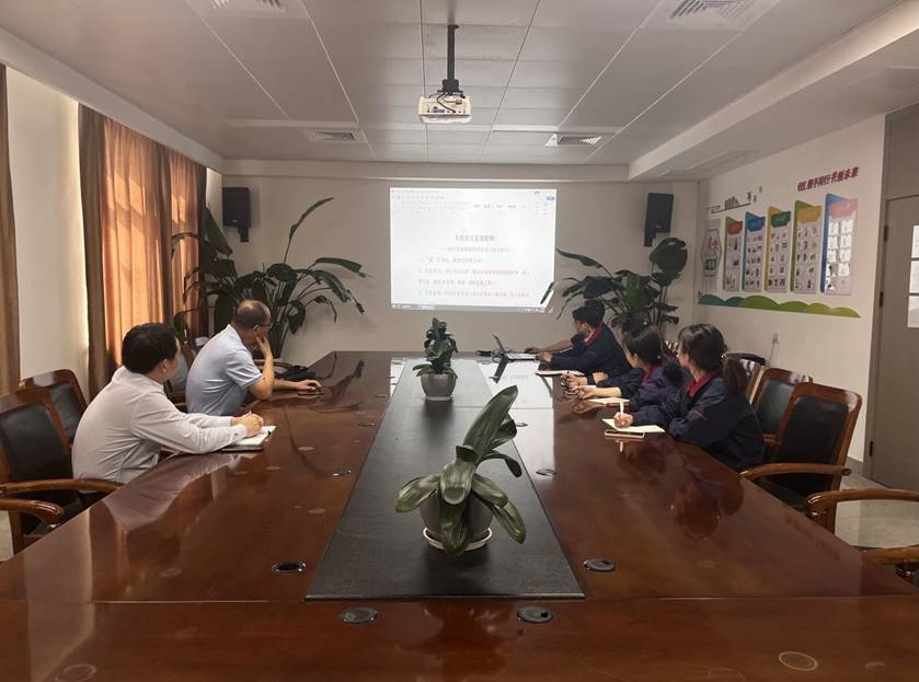 銅基新材料項目“紅色工地”黨支部召開(kāi)宣傳小組會(huì )議 銅基新材料項目“紅色工地”黨支部召開(kāi)宣傳小組會(huì )議