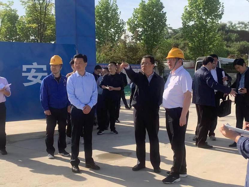 市委書(shū)記丁純到金神耐磨項目調研 市委書(shū)記丁純到金神耐磨項目調研