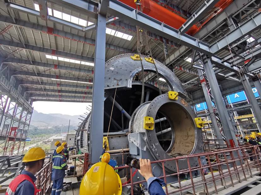 米拉多銅礦二期磨礦廠(chǎng)房四系列球磨機回轉部分安裝完成 米拉多銅礦二期磨礦廠(chǎng)房四系列球磨機回轉部分安裝完成